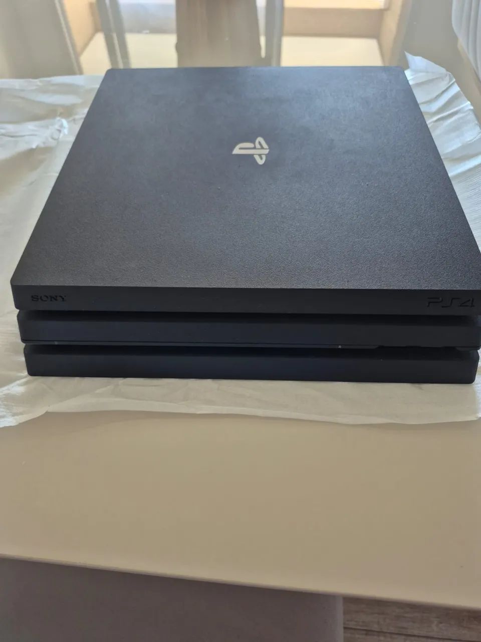 PS4 PRO 1 TB  - Foto 2