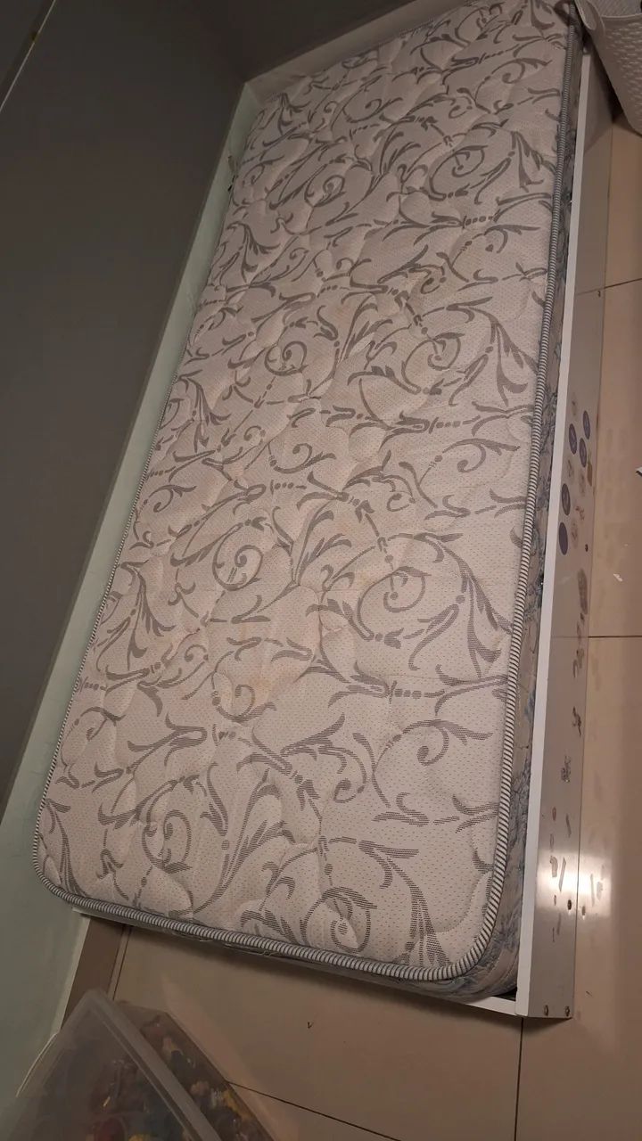 Cama baixa com colchão excelente - Foto 5