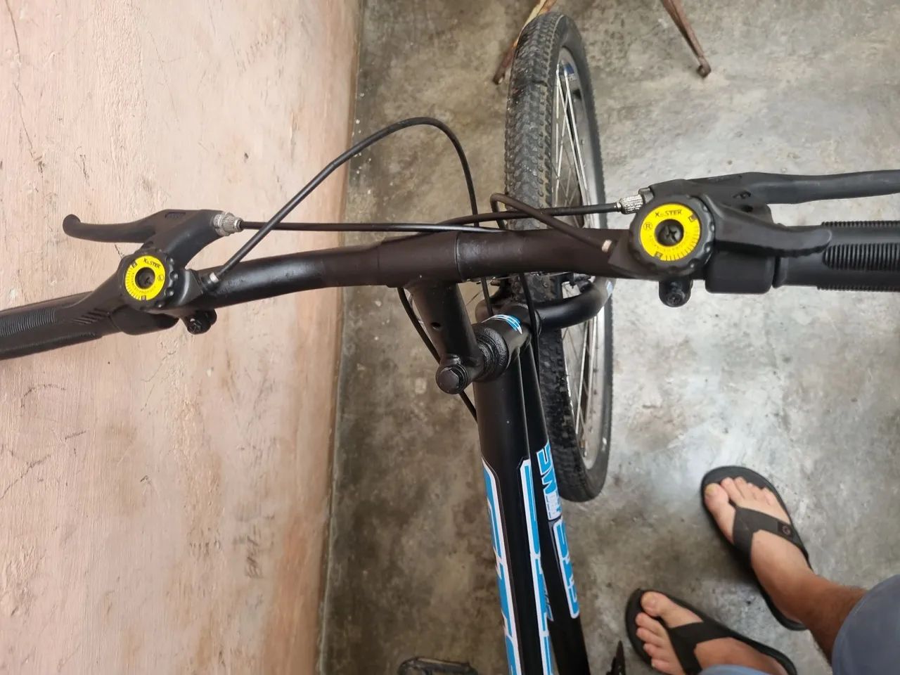 Vendo bikr aro 26 com marchas em ótimo estado. - Foto 5