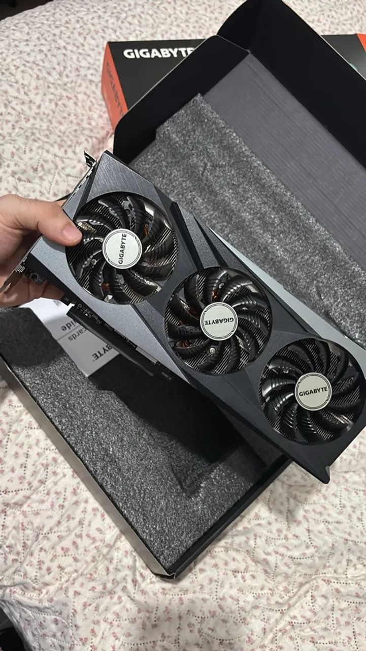 Placa de Vídeo RX 7600 Gigabyte  - Foto 3