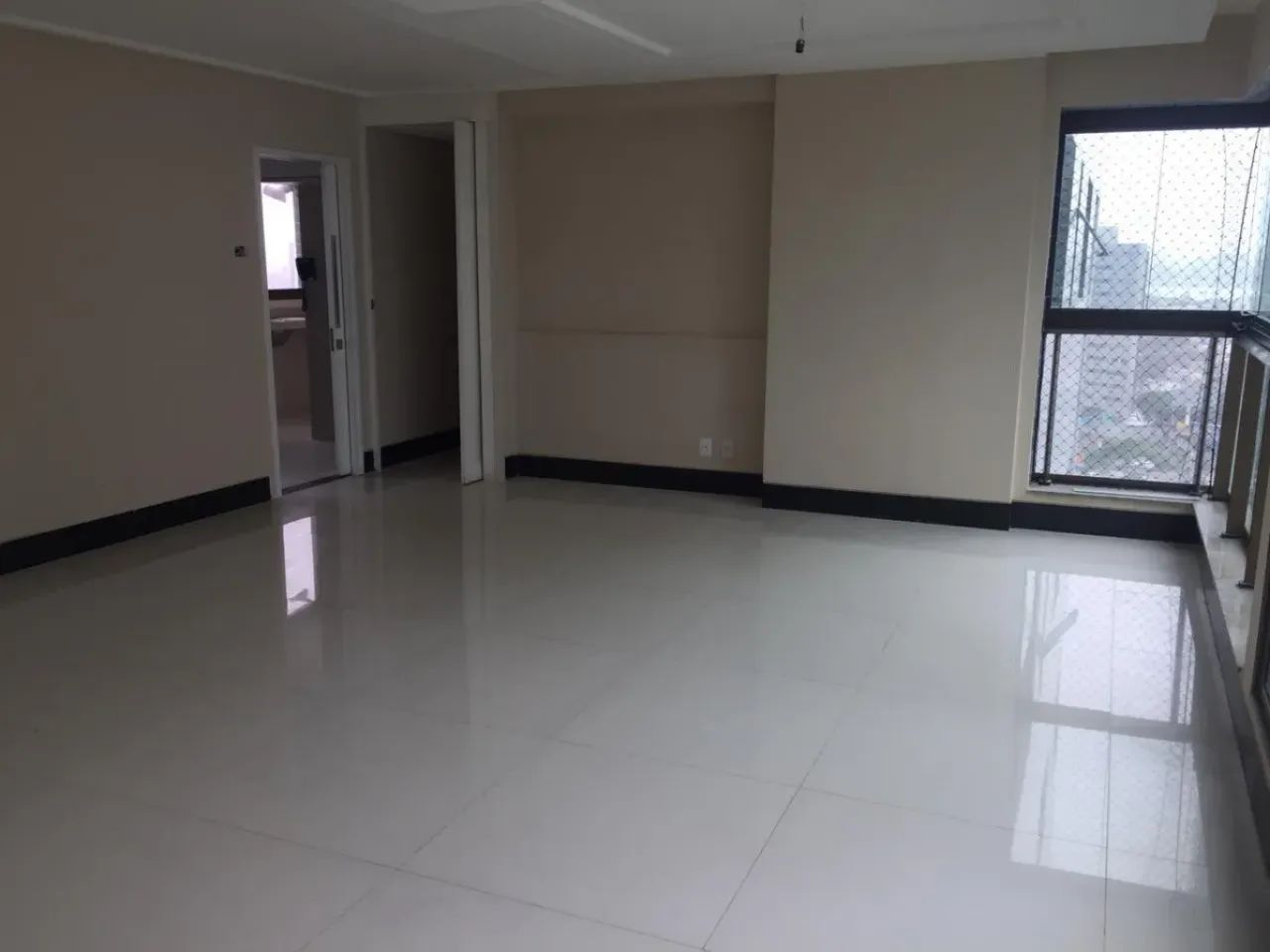 Apartamento para venda possui 127 metros quadrados com 3 quartos em Pina - Recife - Pernam - Foto 2