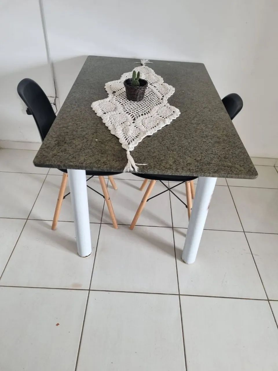 Mesa e cadeiras  - Foto 3