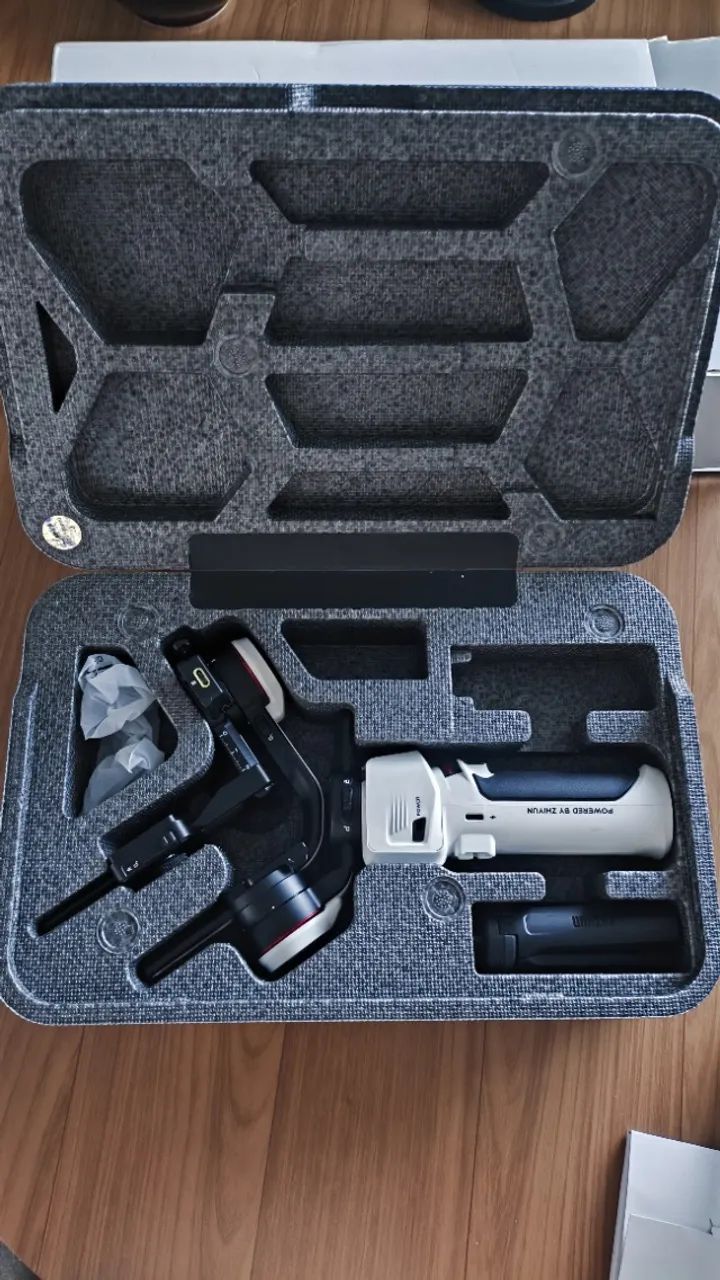 Gimbal Zhiyun Crane M 3s Estabilizador Tripode Steady - Câmeras e