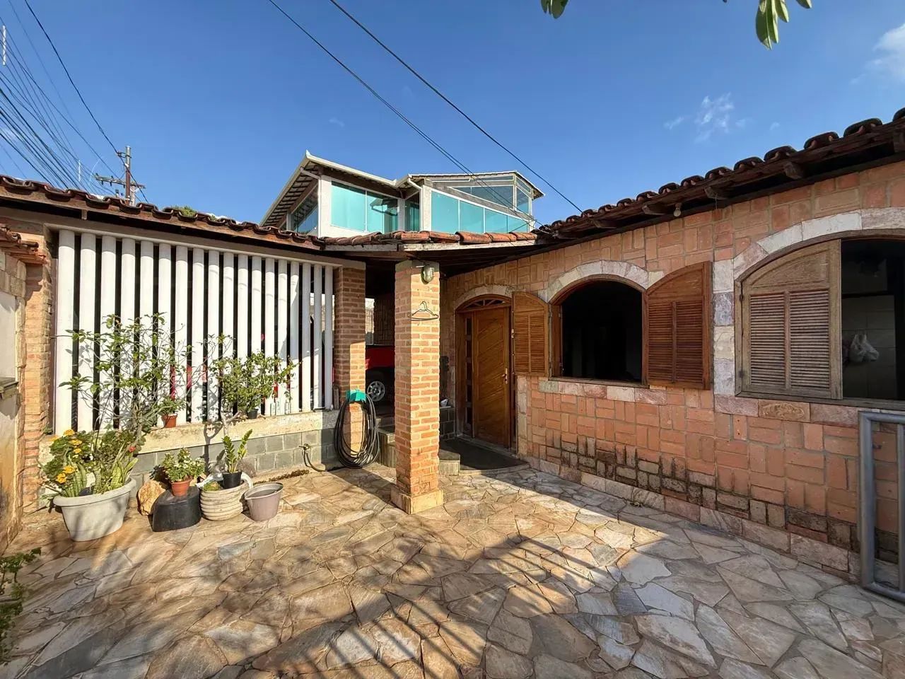 Casa com 4 quartos sendo 1 suíte e 3 vagas - Foto 4