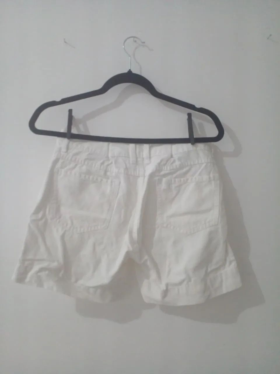 Short jeans branco básico Marisa - Foto 3
