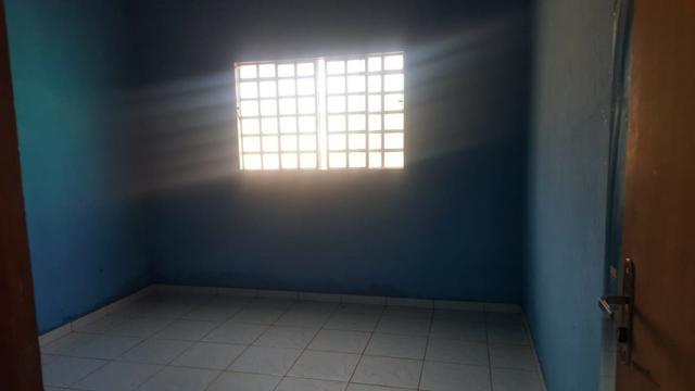 Casa 02 Quartos +casa de fundo Sol nascente proximo Supermercado Trem bom - Foto 8