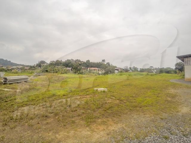 Terreno com aproximadamente 2.500 m², no bairro badenfurt .