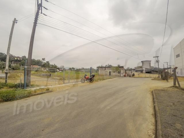 Terreno com aproximadamente 2.500 m², no bairro badenfurt . - Foto 15