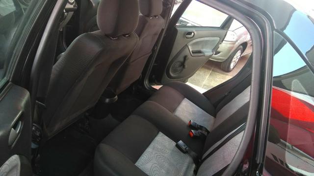 Ford Fiesta Sedan 1.6 (Flex) 2008 - Foto 12