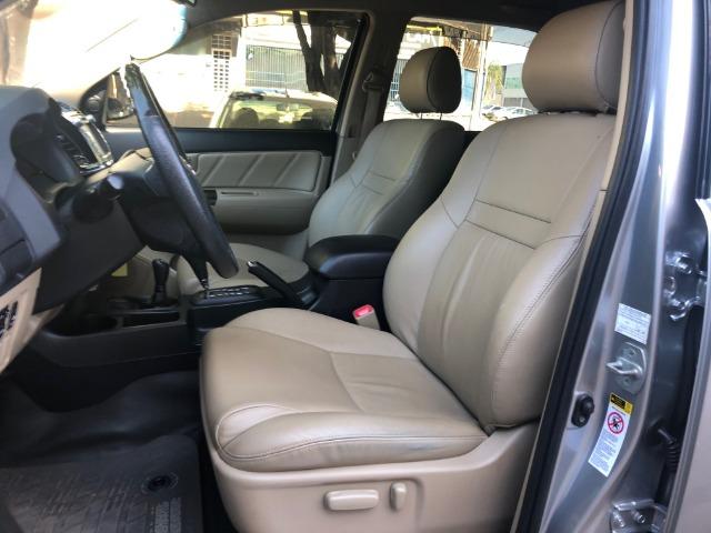 Toyota Hilux SW4 5 lugares - absolutamente impecável - Foto 6