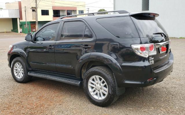 Hilux SW4 SRV 4X4 - 2012 - 7 Lugares - Foto 3