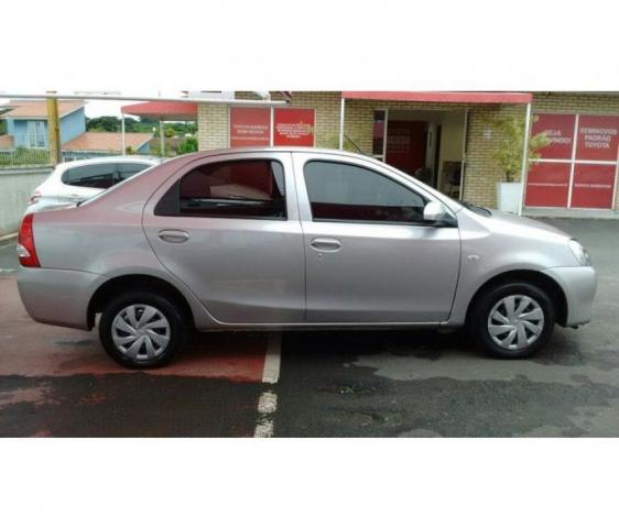TOYOTA ETIOS SEDAN X 1.5 16V AT FLEX Prata 2016/2017 - Foto 7