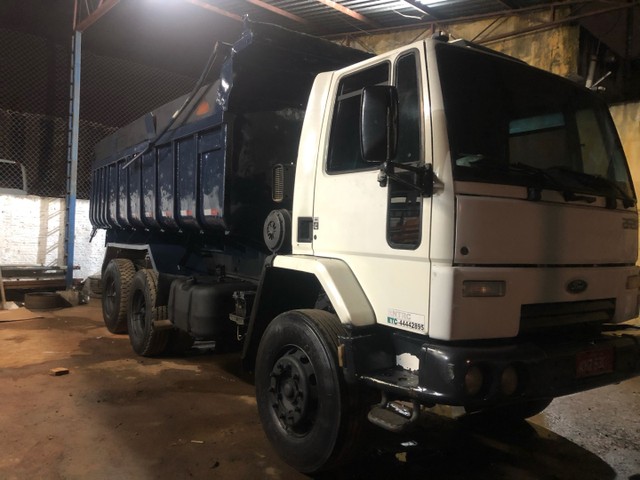 VENDO FORD CARGO 2628E 2011