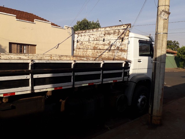 VENDO CAMINHÃO VOLKSWAGEN