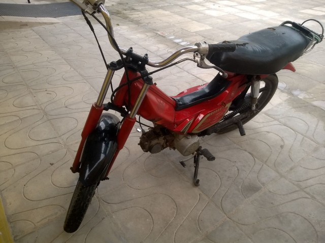 SHINERAY 50CC TODA EM ORDEM RONDANDO TROCO EM OUTRA ELA É 75 CILINDRADAS
