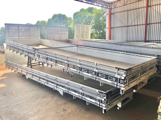 CARROCERIA MADEIRA BITRUCK 9,20M