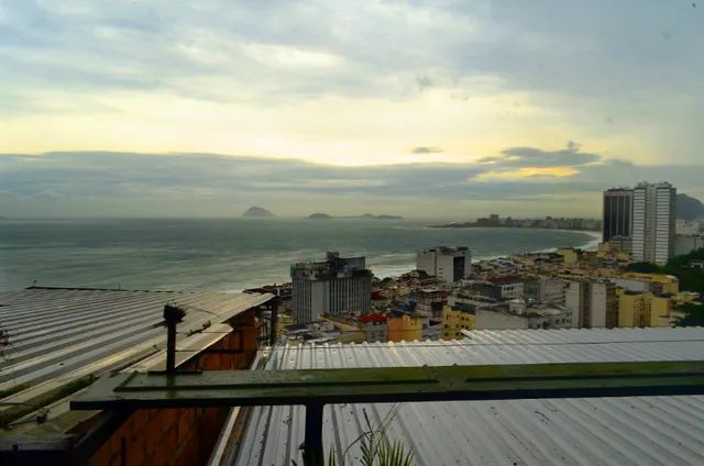 Apt 2 quartos, sala e cobertura grande, no alto da Chapeu Mangueira. Melhor vista do Leme - Foto 4