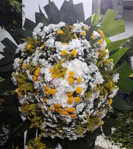 Coroa de Flores Para Homenagens - Fazemos Entregas - Foto 2