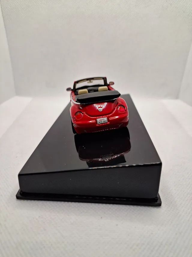 Miniatura Volkswagen New Beetle - Escala 1/43 - Marca Autoart  - Foto 2
