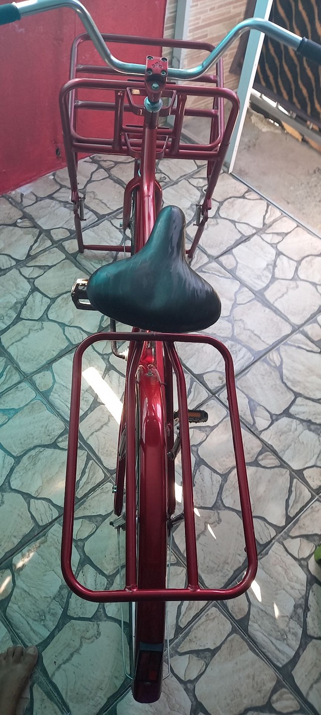 Bicicleta Cargueira pouco usada 950 reais retira na Enseada Pedreira