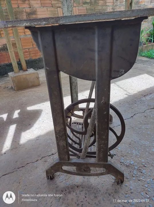 Pé de máquina, ferro, antigo, - Foto 2