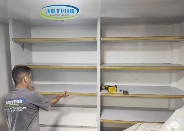 Prateleiras em Divisórias, Bancadas em Divisórias, Mesa em Divisórias - Foto 5