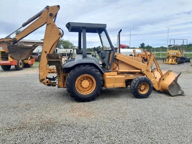 Retroescavadeira case 580l 2002 4x4