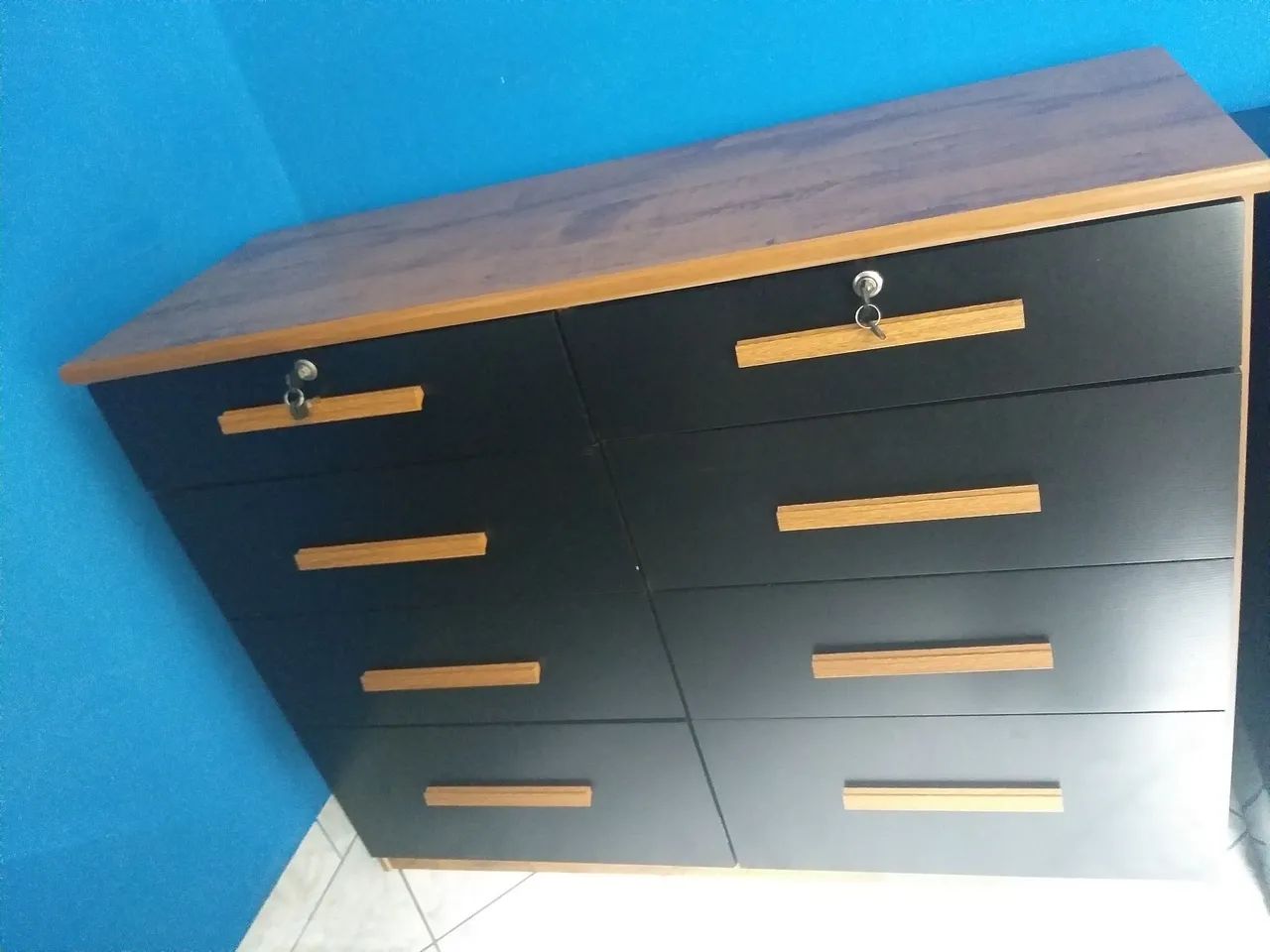 Cômoda super estilosa SÓ VENDO NO PIX A VISTA WHATSAPP *<br>