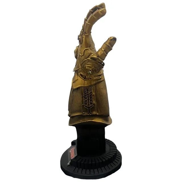 Estatueta Resina Manopla do Infinito - WZetta - Foto 2