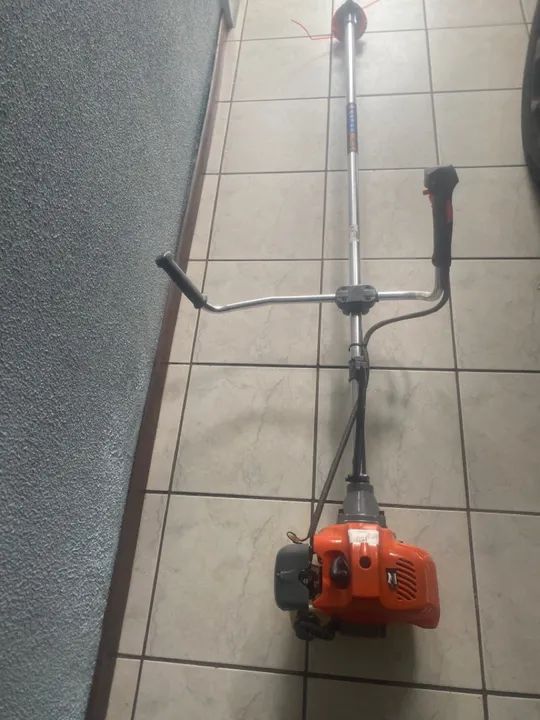 Roçadeira de grama a gasolina Sthil 290 importada - Foto 3