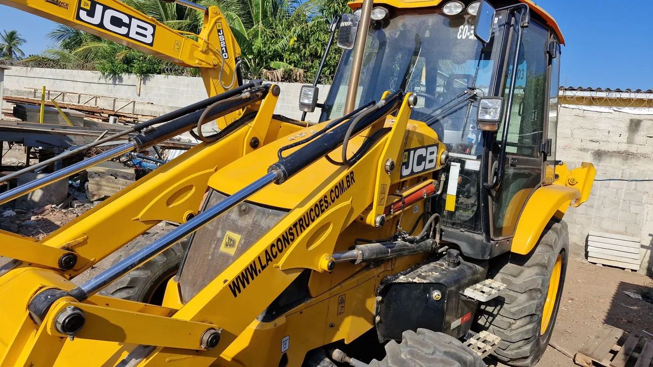 Vendo retroescavadeira JCB 3CX ano 2019 - Foto 3