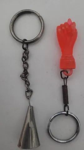 Lote Com 5 Chaveiros antigos do Mickey Disney, Bode, Mão De Figa, Sineta, boneca - Foto 4