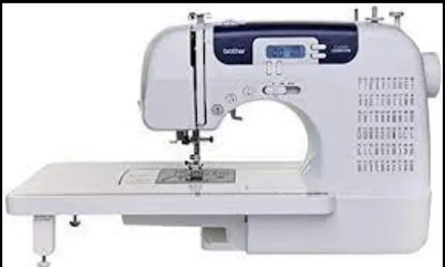 Máquina de costura reta Brother CS6000I portátil branca - NOVA