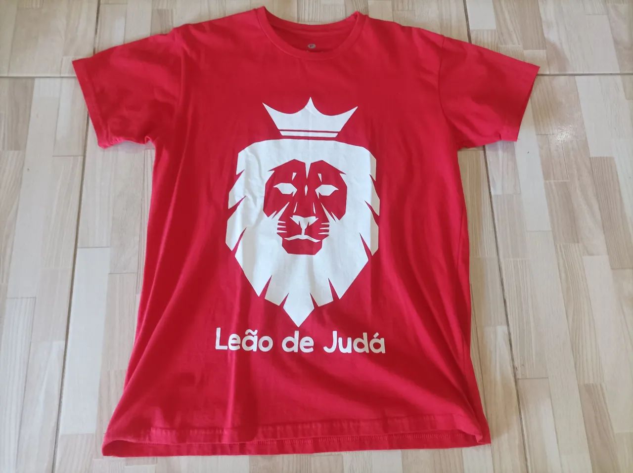 Camiseta Leão de Judá Vermelha