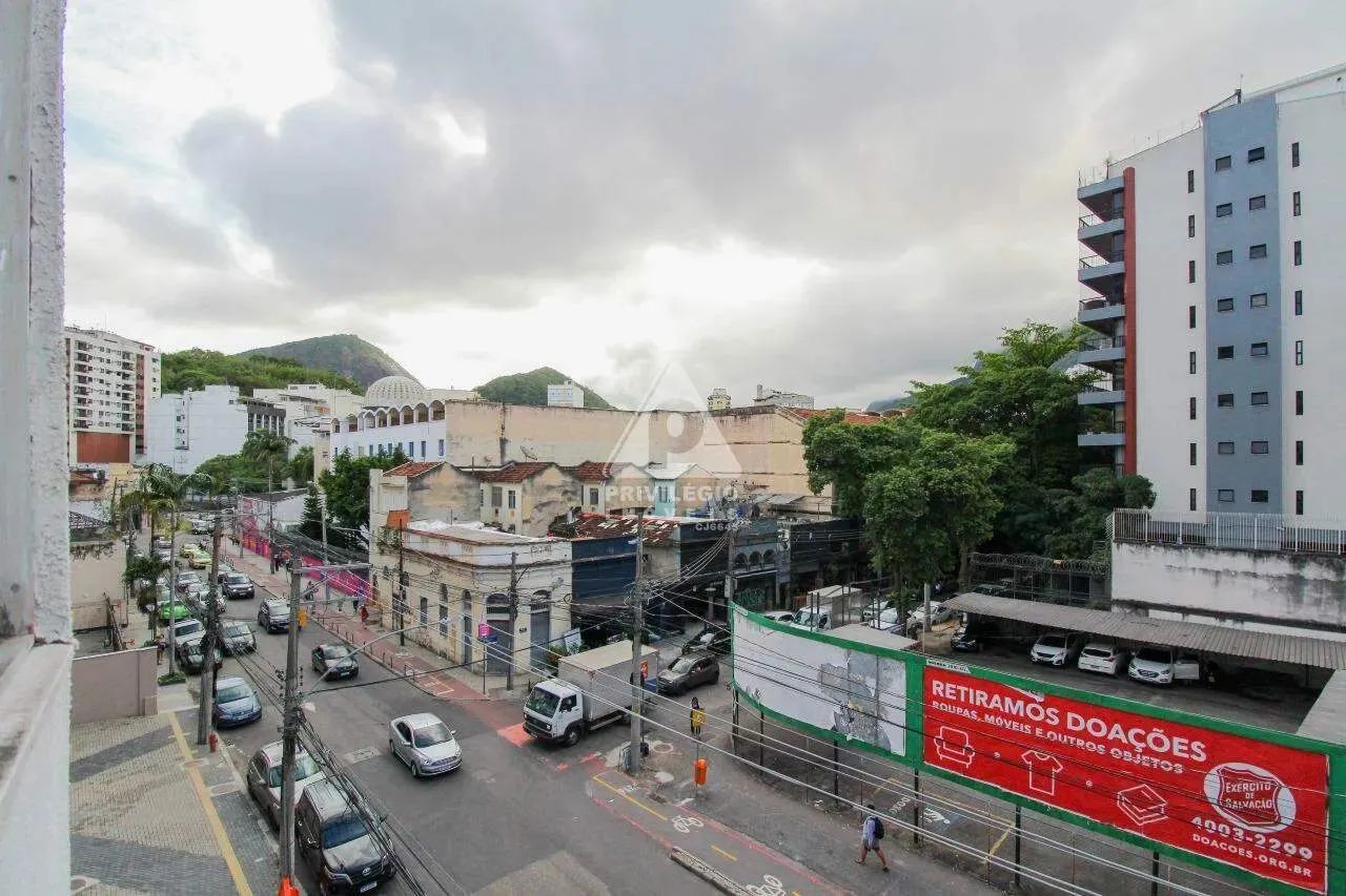 Privilégio Imóveis vende. Prédio comercial de 4 andares em Botafogo