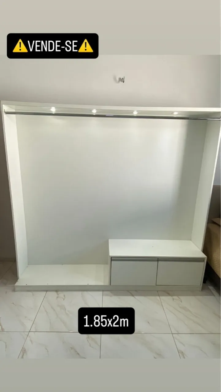 Arara para colocar roupas, perfeito para lojas ou para organização no seu quarto- 1.85x2m