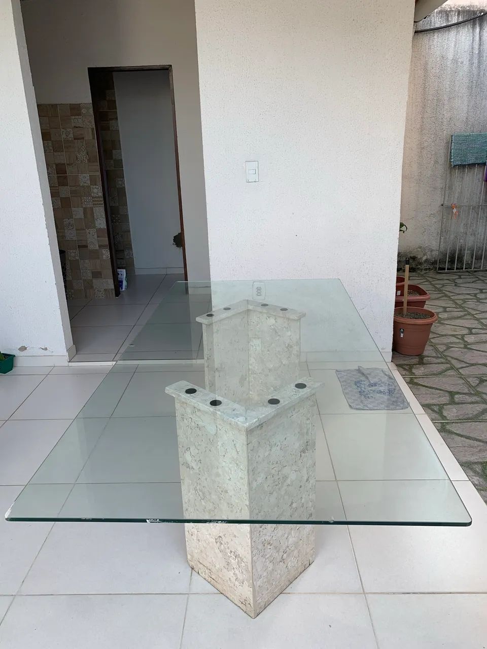 Mesa de vidro 2m X 97cm, com suporte de mármore!!! - Foto 3
