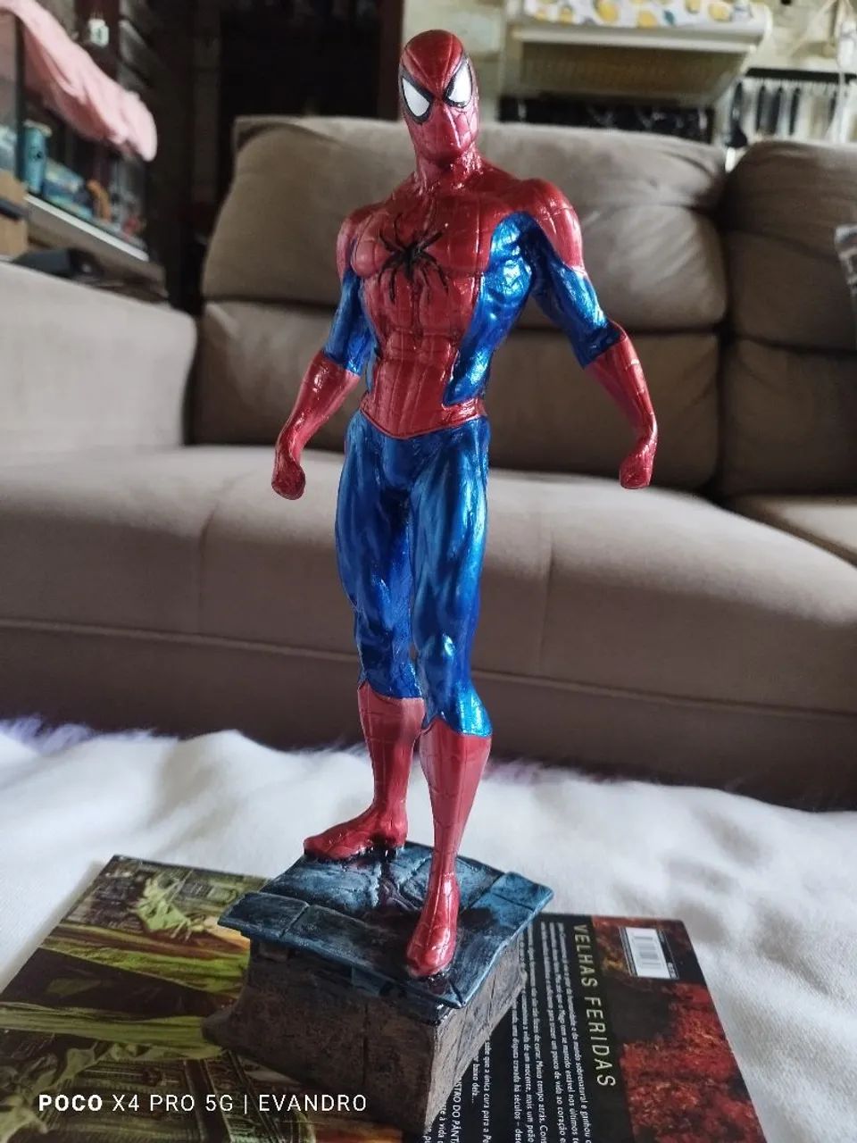 Estátua Homem-Aranha. - Foto 2