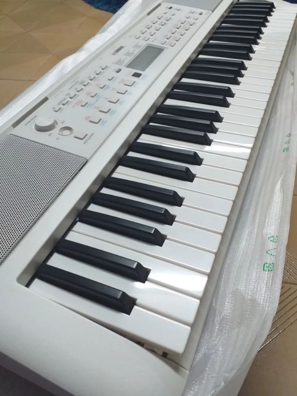  Novo na caixa.! Teclado Arranjador Yamaha PSR EZ 310 teclas iluminadas - Sem uso!  - Foto 3