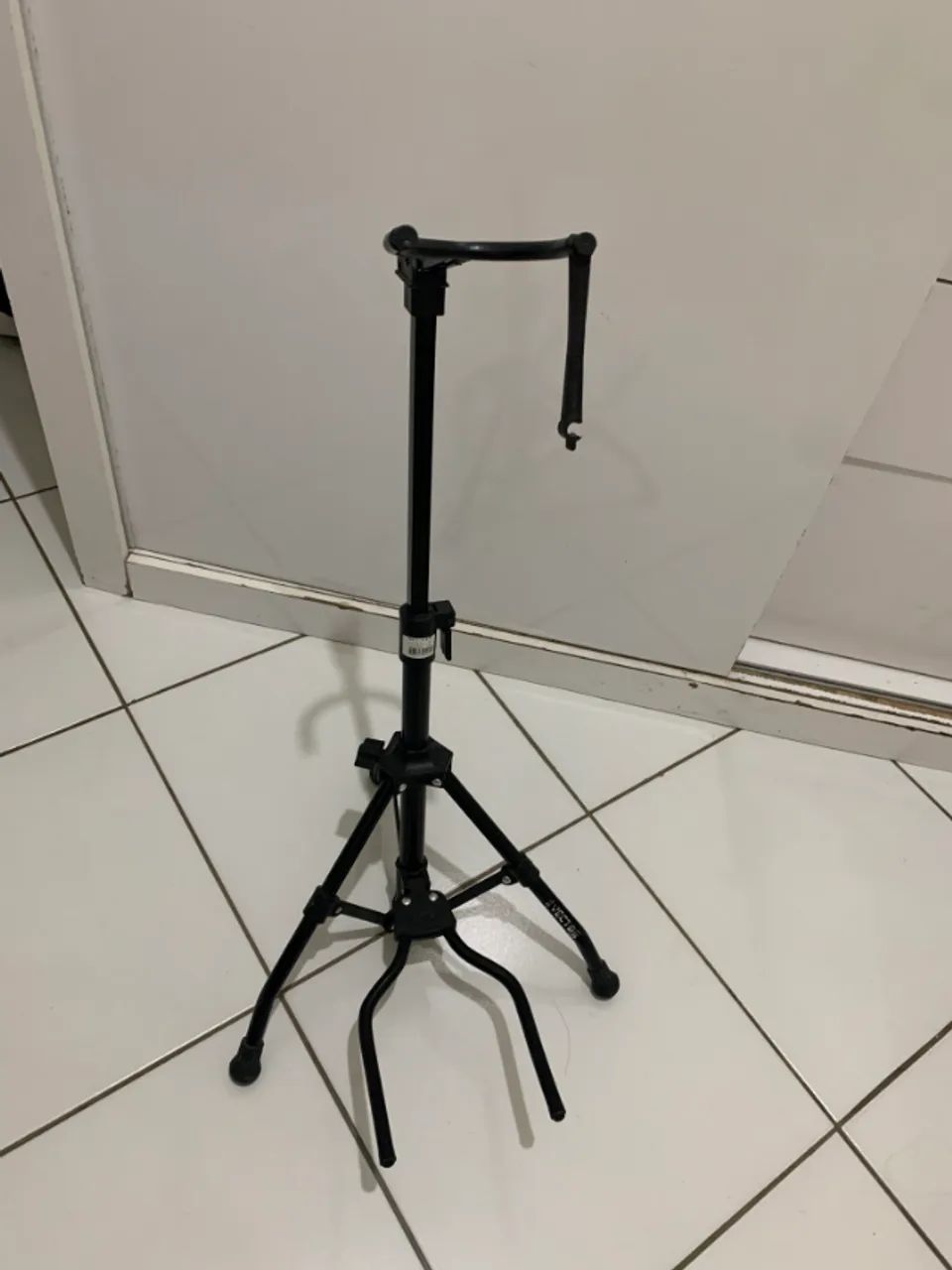 Suporte Guitarra Violão Chao C/ Trava Profissional Dobravel - Foto 2