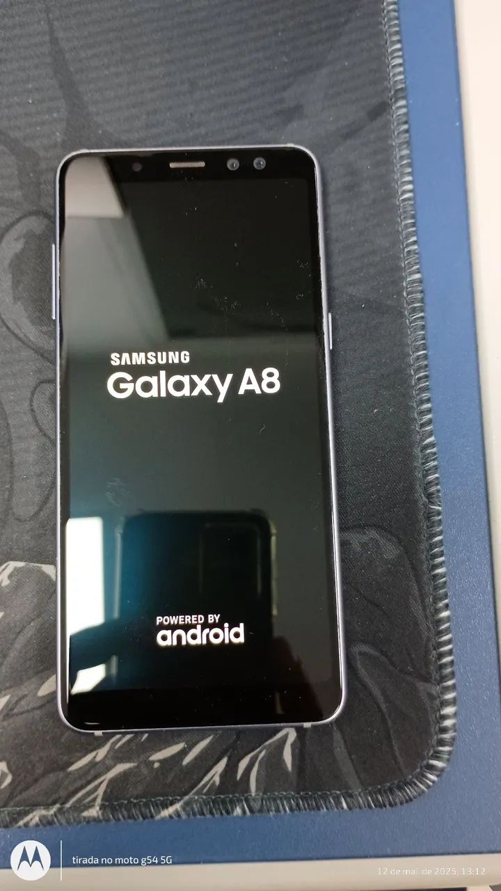 Samsung A8 em estado de novo.