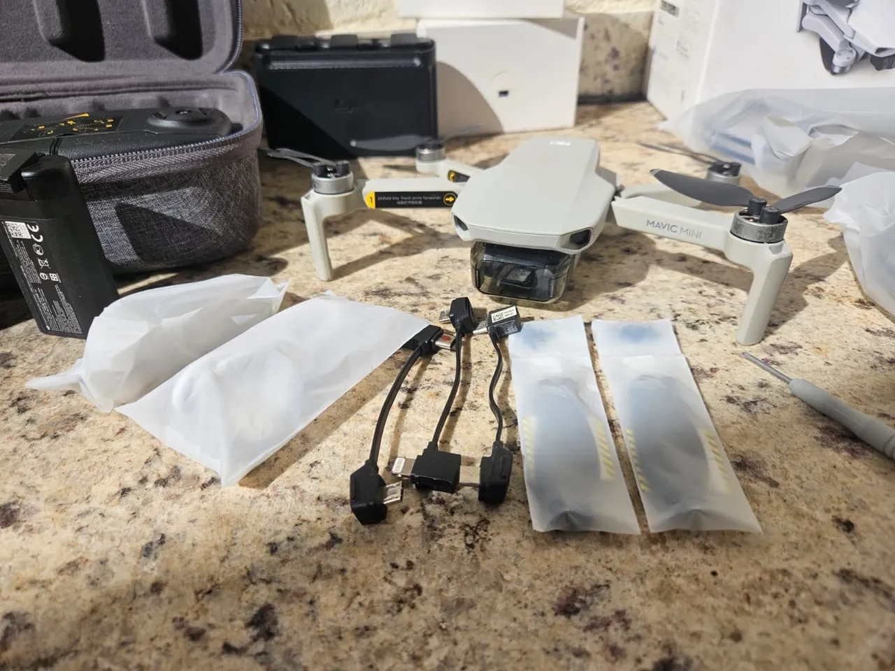 Drone DJI Mavic Mini - Câmera 2.7K - Dobrável - GPS - FPV