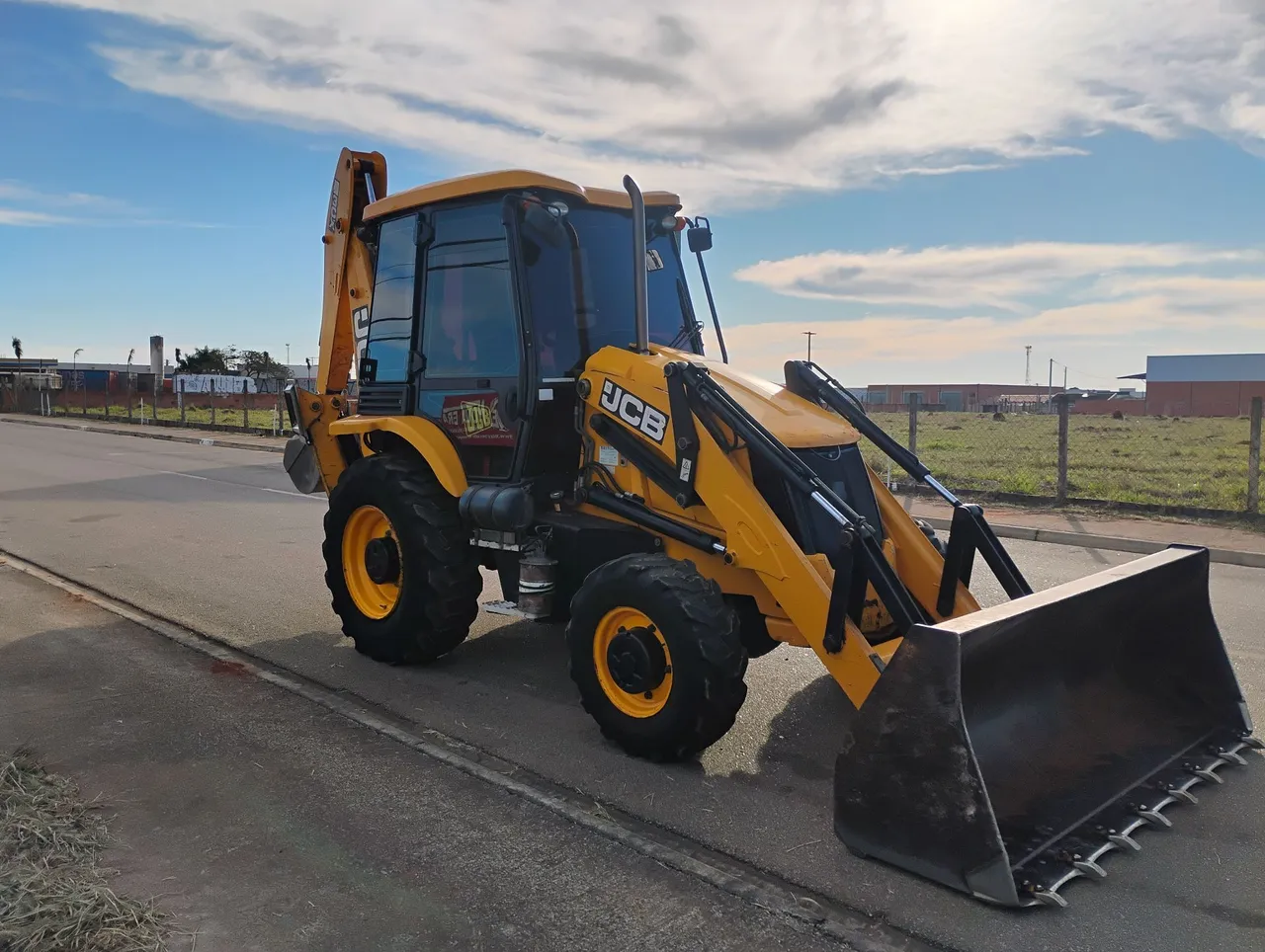 Retroescavadeira JCB