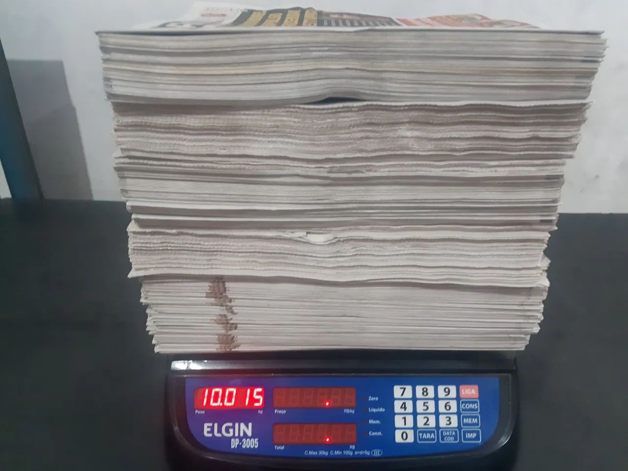 Jornal Para Pet 10KG $6.00KG Folhas Grandes 58x65 - Foto 3