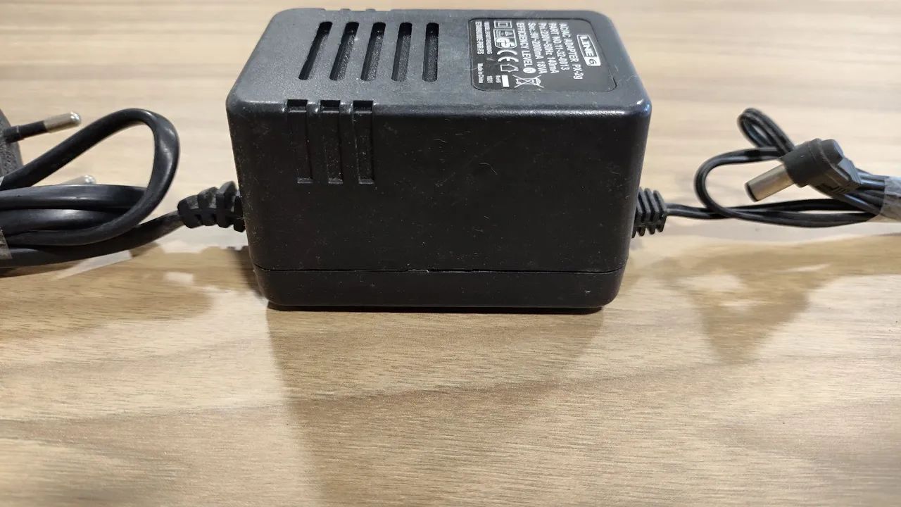 Fonte de alimentação Line 6 PX-2g - Foto 3
