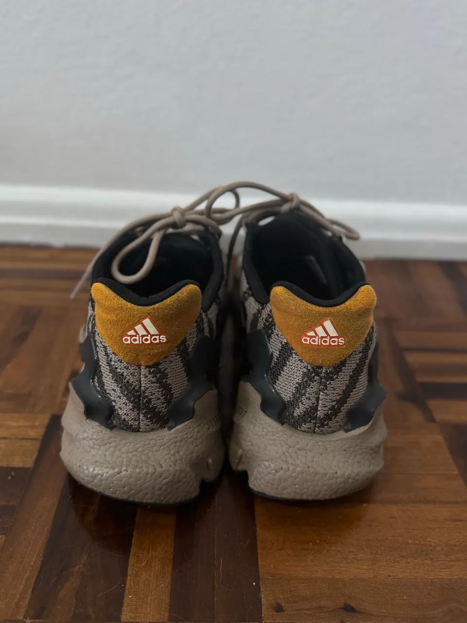 Tênis Adidas 40 - Foto 5