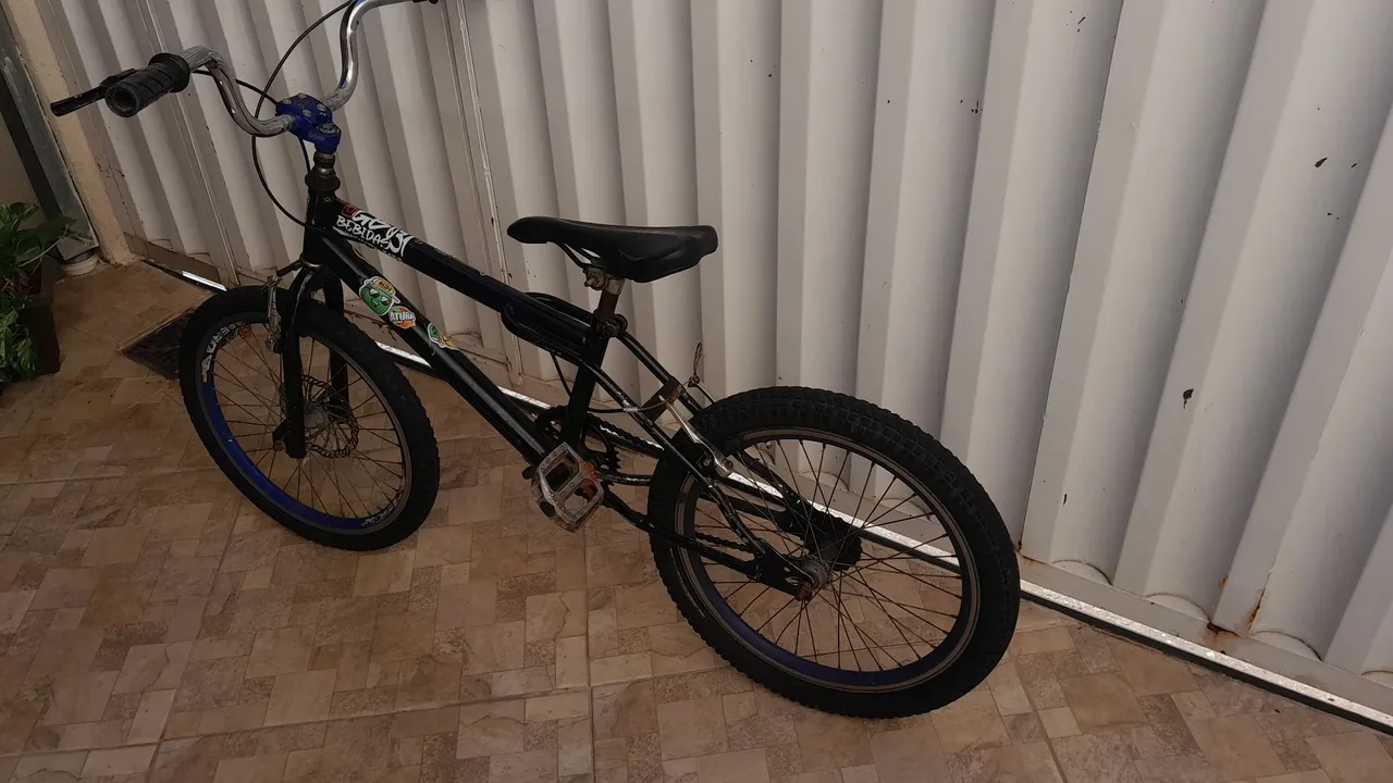 Bicicleta BMX Aro 20 - Ótimo estado