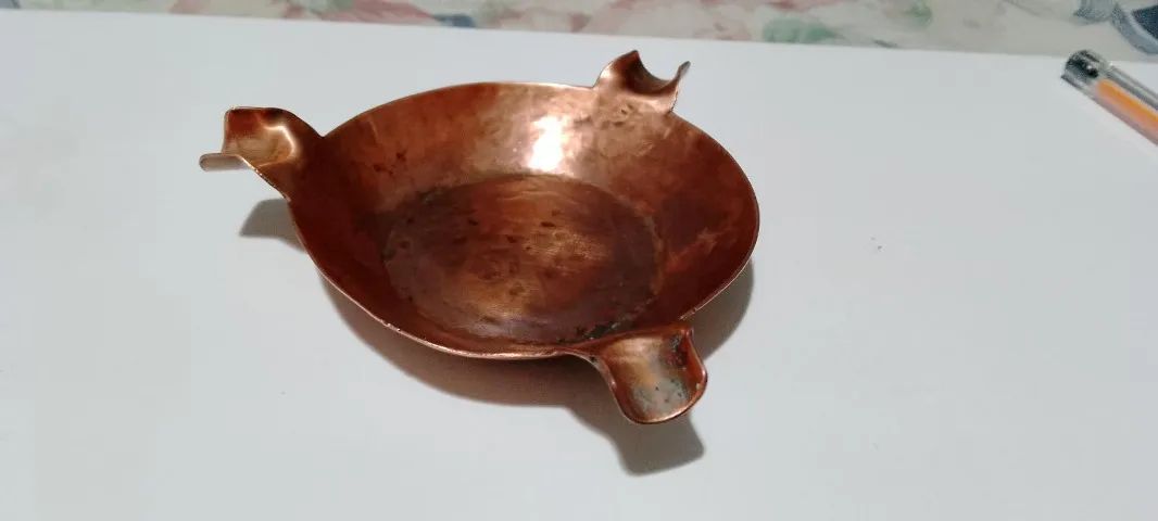 IBRECHÓ - PEQUENO CINZEIRO EM COBRE SEM EMENDAS