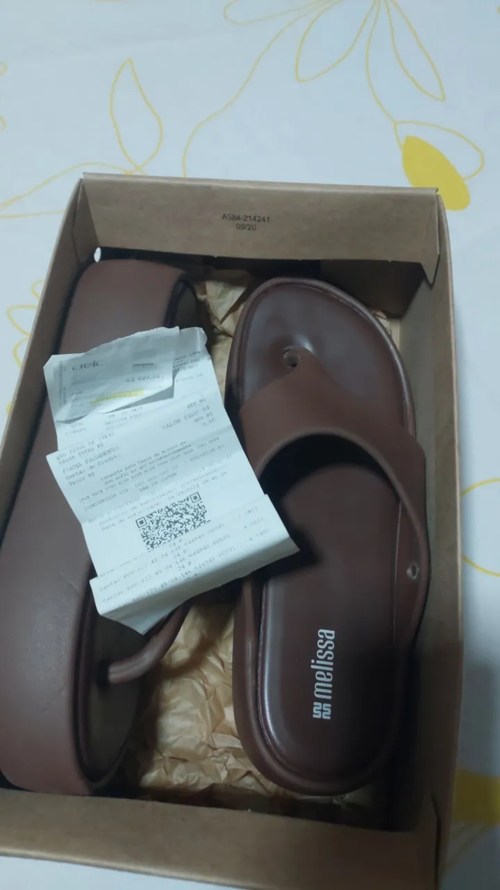 Chinelo Melissa Marrom