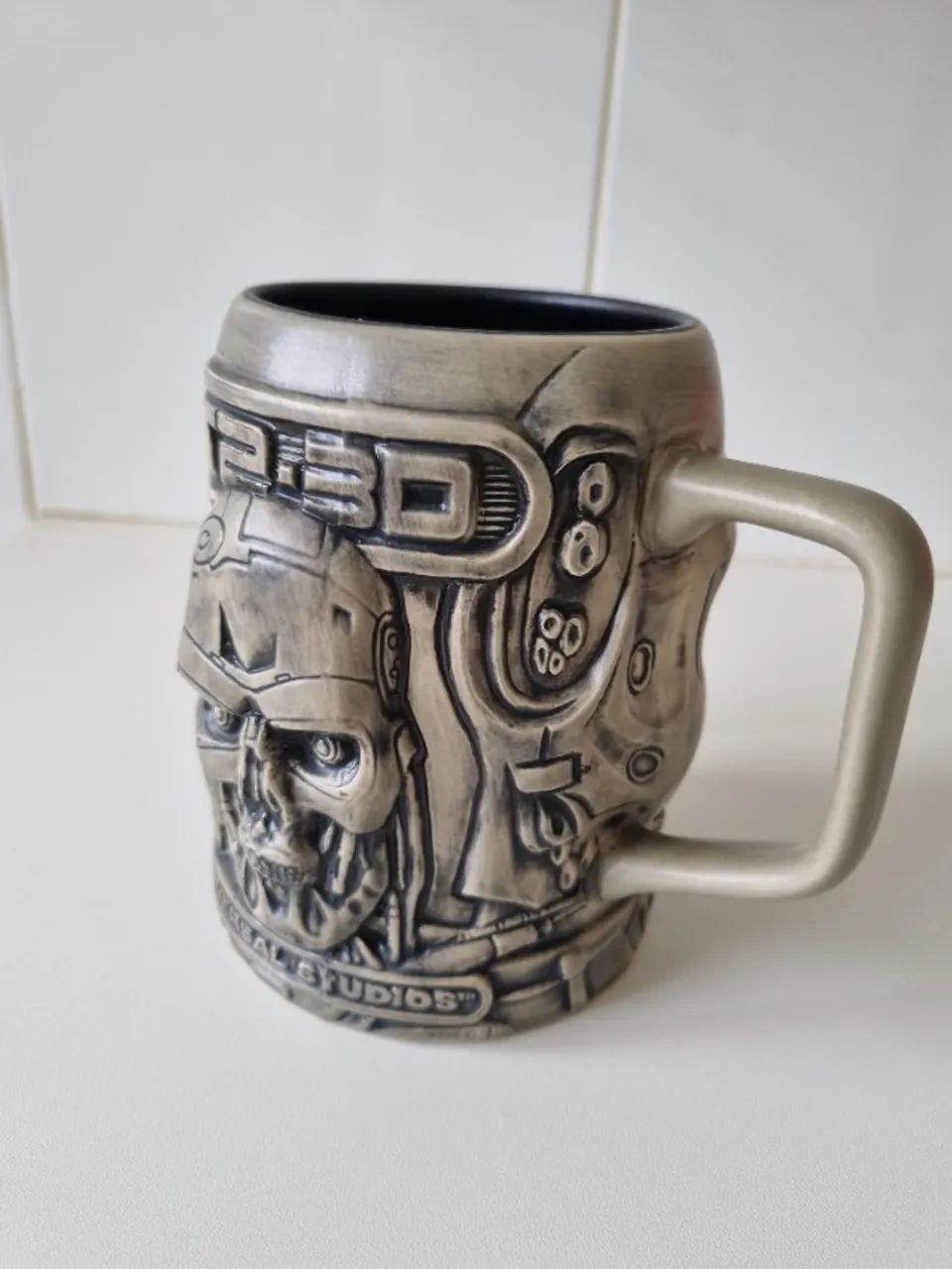 Caneca Exterminador do Futuro Importada - Foto 4